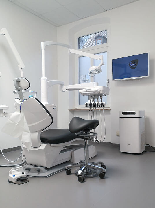 Ein Behandlungszimmer der Zahnarztpraxis Doc Zeller in Fürth